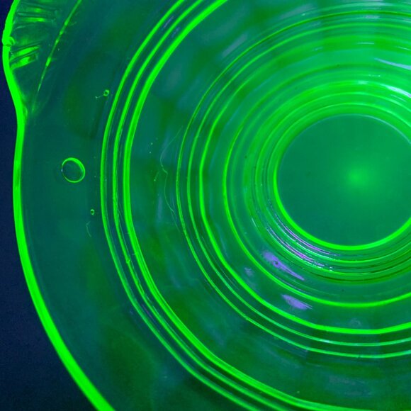 Set Of 3 VTG Uranium Glass Custard Cups Handles Ribbed Design Glows - Picture 8 of 8